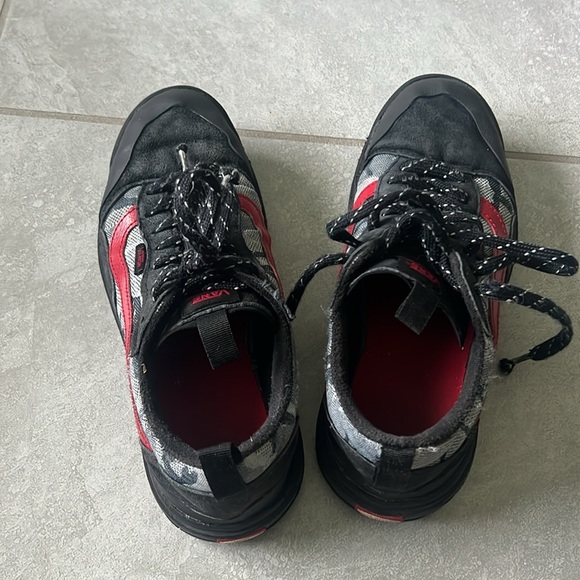 Vans - Picture 2 of 4